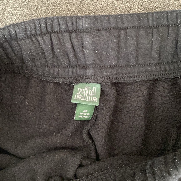 Black sweat shorts - Picture 3 of 3